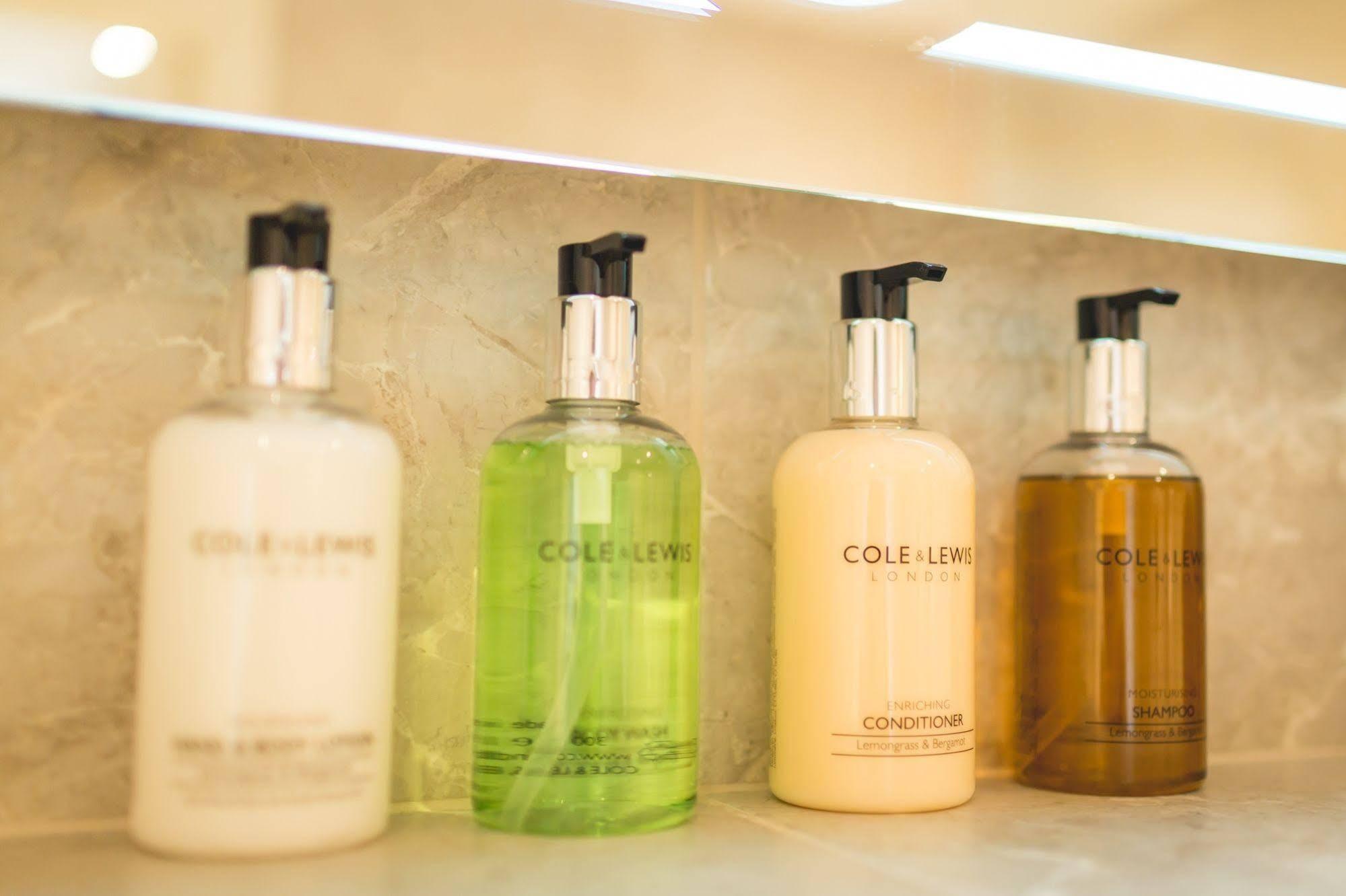 The Bower Inn Bridgwater Zewnętrze zdjęcie A selection of toiletries